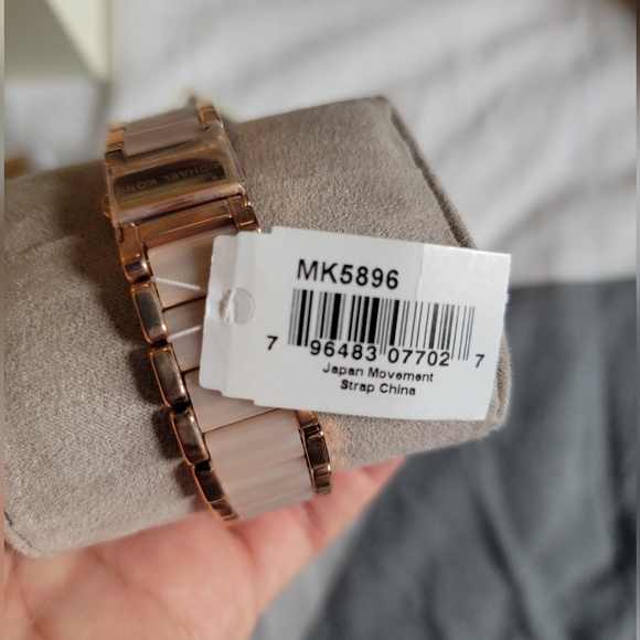 Michael Kors: Parker Rose-Gold Tone Blush Acetate Watch - Picture 3 of 4